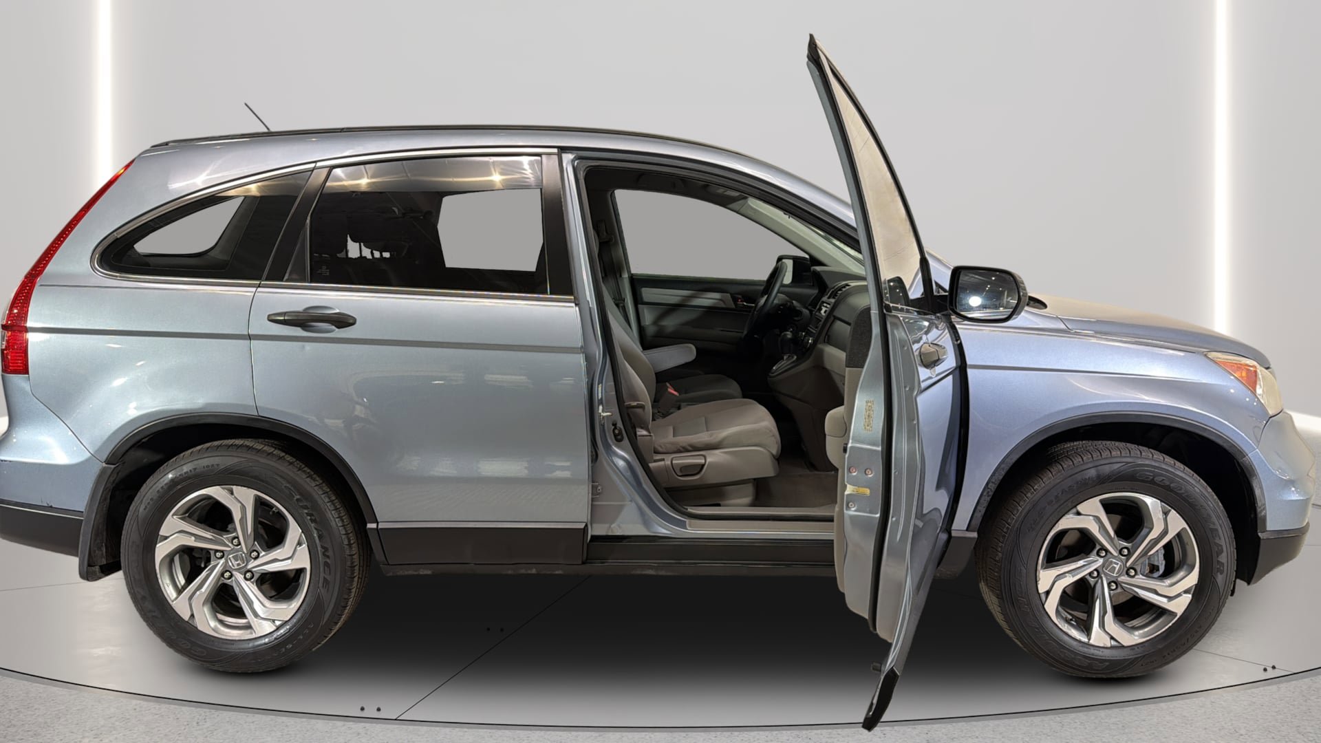 Used 2010 Honda CR-V LX image 14