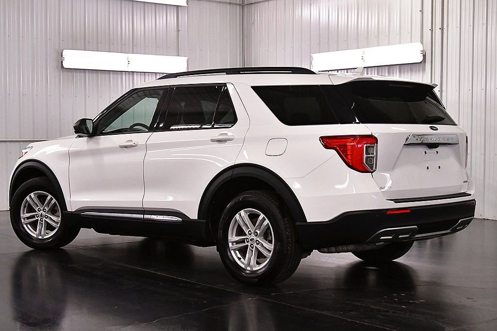 Used 2023 Ford Explorer XLT w/ Equipment Group 202A image 5