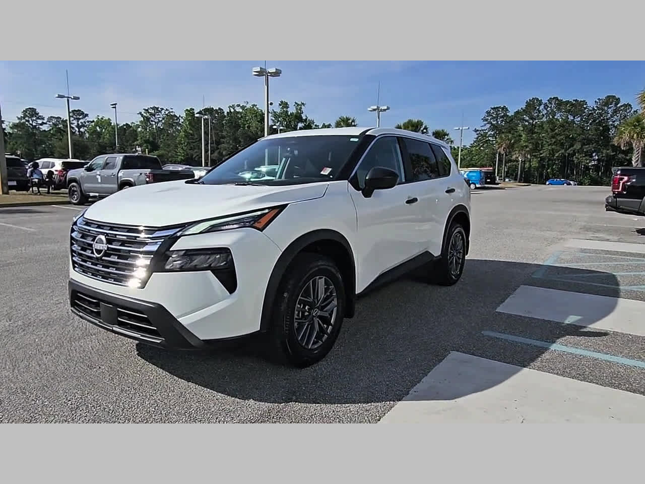 Used 2025 Nissan Rogue S FWD image 22