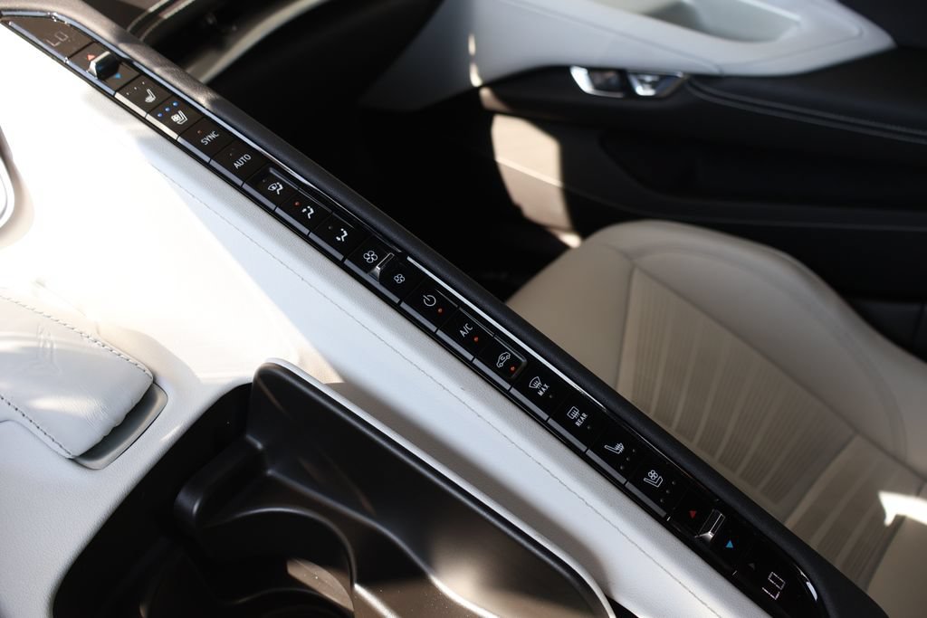 Used 2023 Chevrolet Corvette Stingray Preferred Cpe w/ Z51 Performance Package RWD image 41