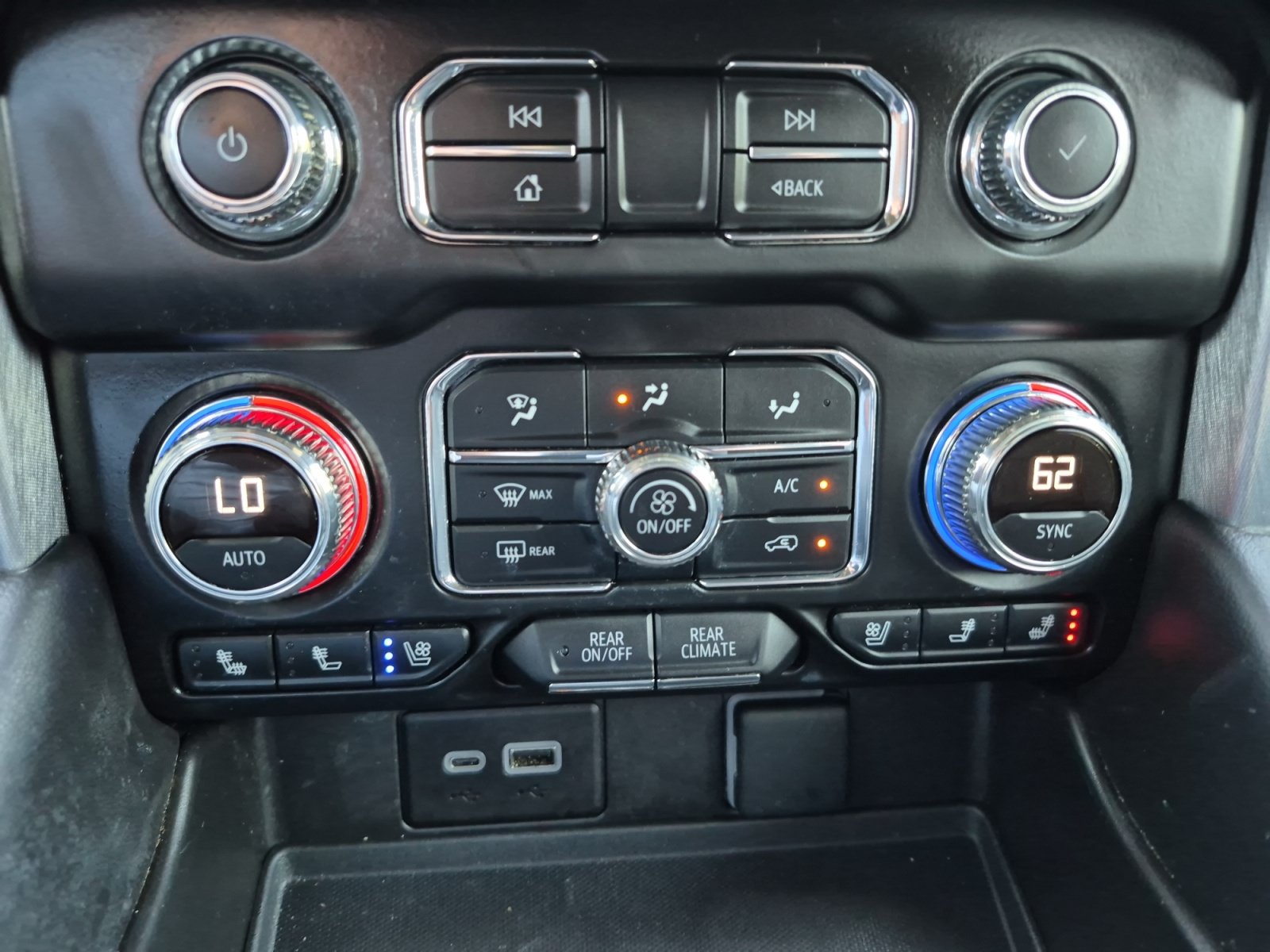 Used 2023 GMC Yukon SLT w/ SLT Luxury Package RWD image 18