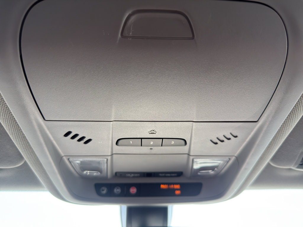 Used 2018 Chevrolet Equinox LT image 23