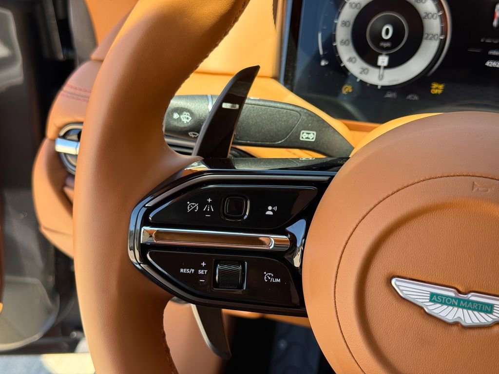 Used 2024 Aston Martin DB12 Coupe RWD image 32