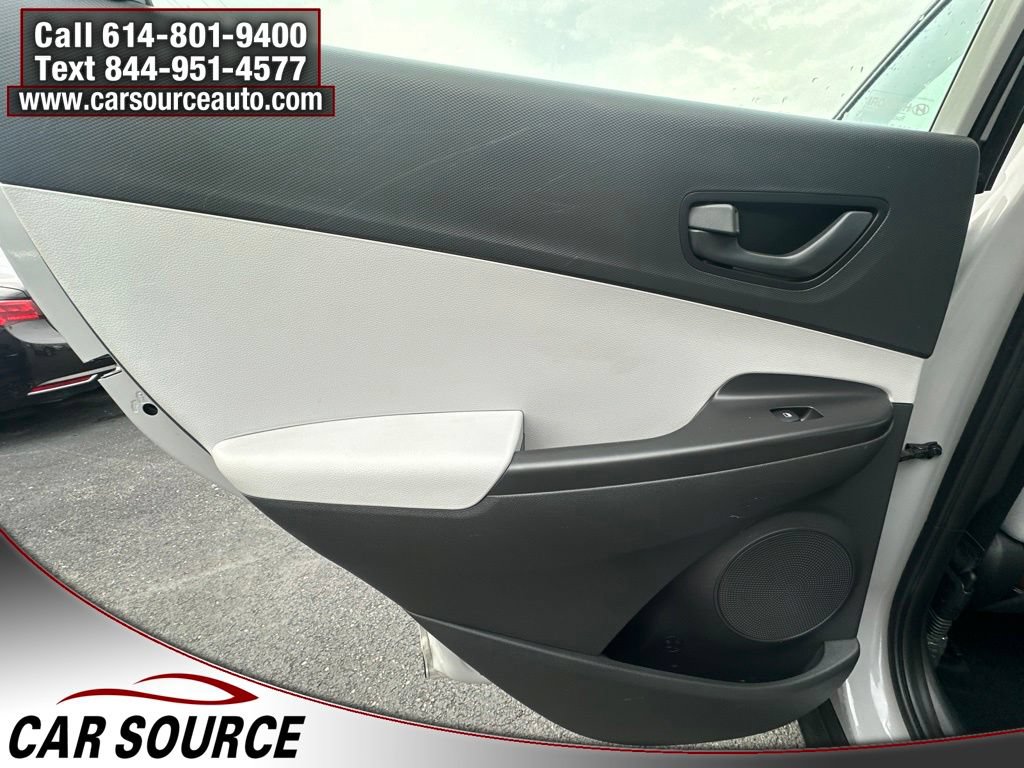 Used 2023 Hyundai Kona SE AWD/4WD image 22