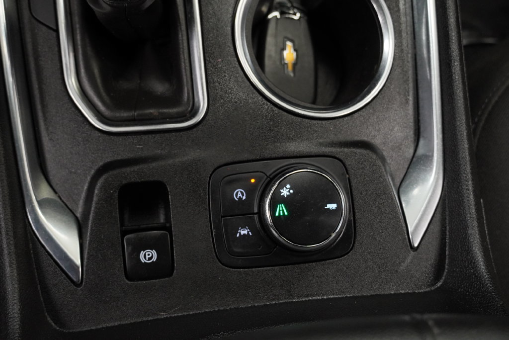 Used 2023 Chevrolet Traverse LT FWD image 24