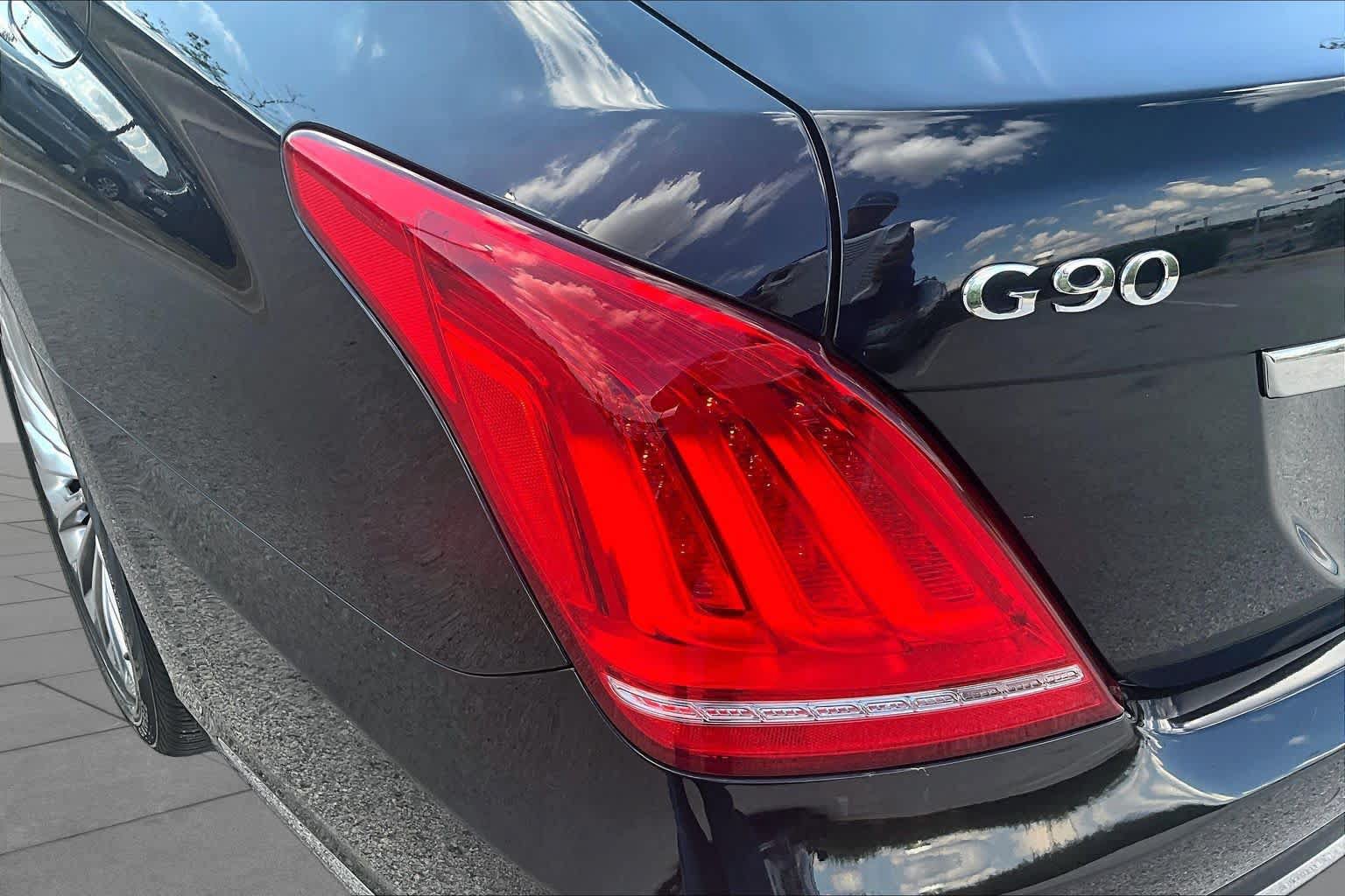 Used 2018 Genesis G90 3.3T Premium RWD image 29