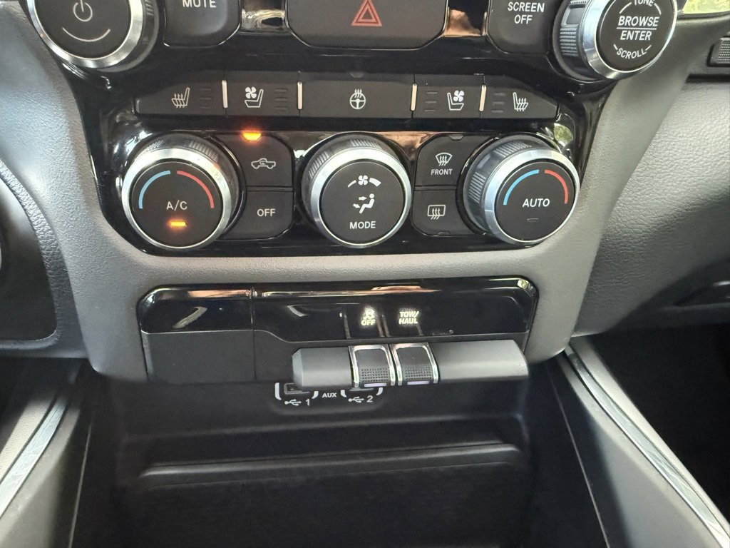 Used 2024 RAM 1500 Laramie image 32