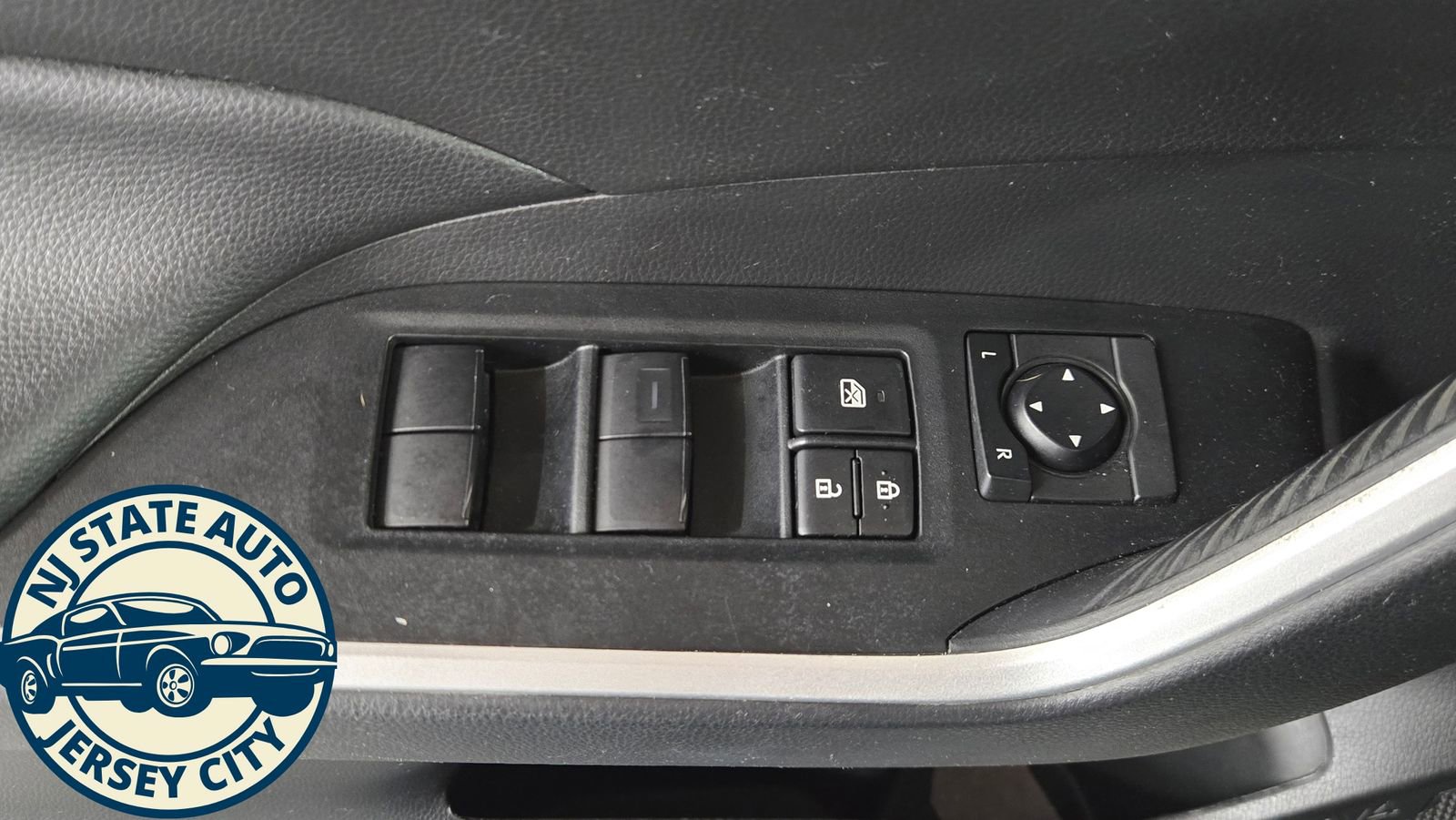 Used 2020 Toyota RAV4 LE w/ All Weather Liner Package image 21