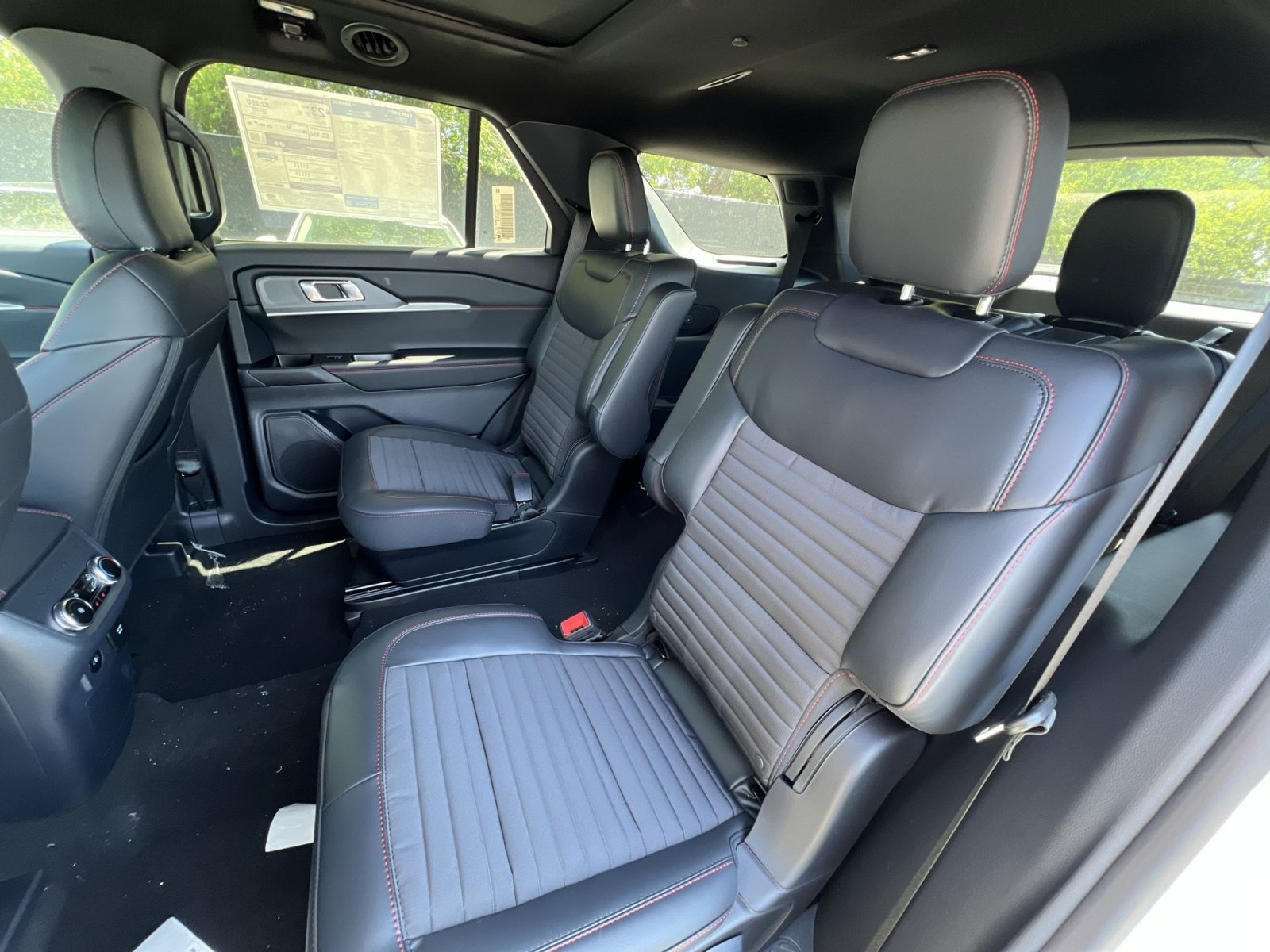 New 2026 Ford Explorer ST-Line w/ ST-Line Street Pack AWD/4WD image 25
