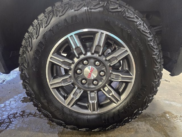 Used 2025 GMC Sierra 1500 AT4 AWD/4WD image 29