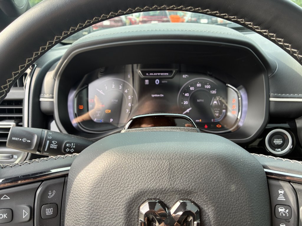 Used 2025 RAM 1500 Limited AWD/4WD image 26