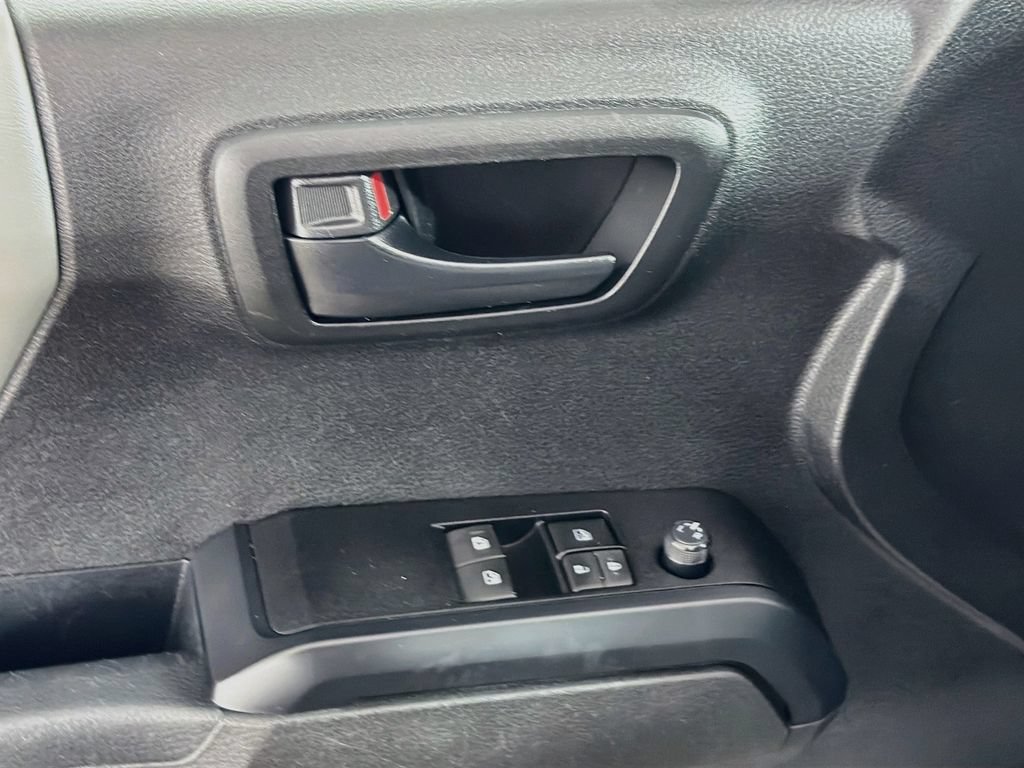 Used 2021 Toyota Tacoma SR RWD image 17