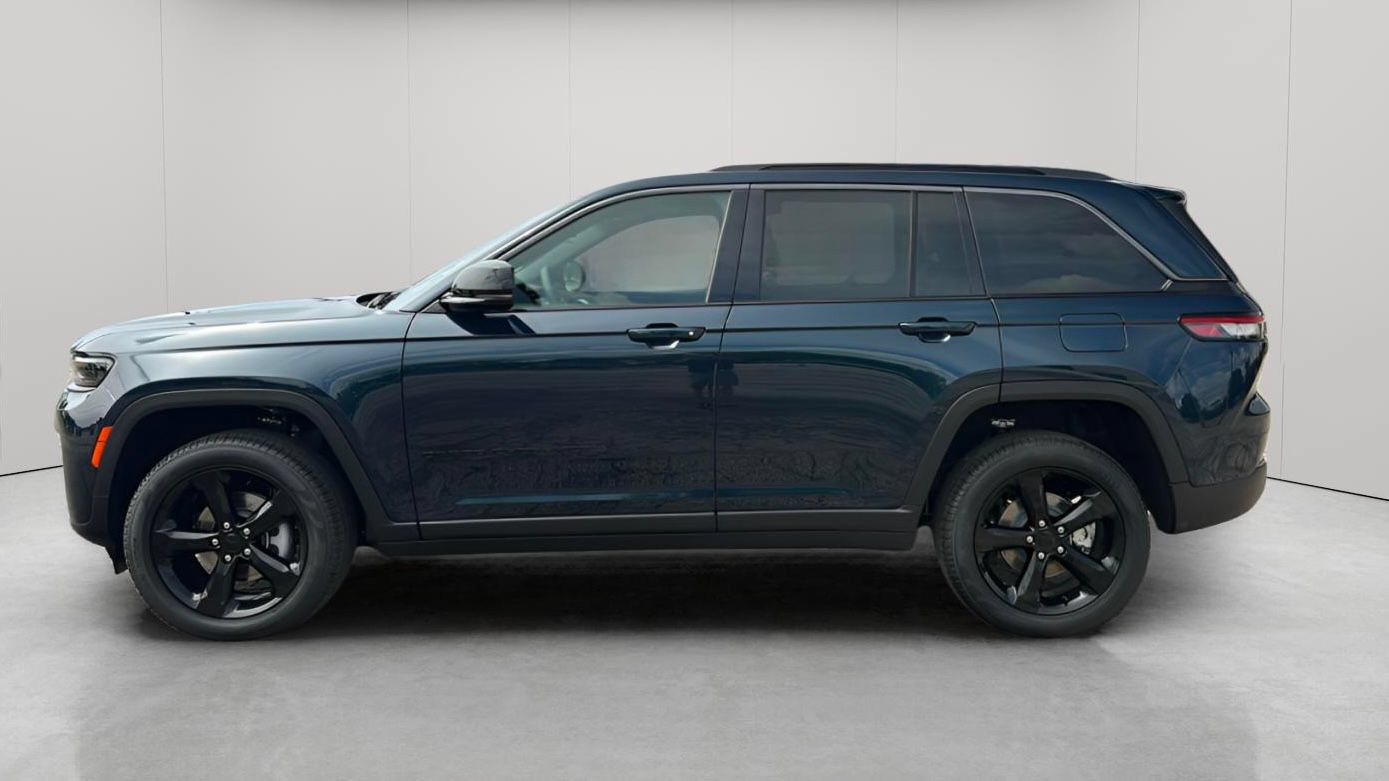 New 2026 Jeep Grand Cherokee Limited w/ Limited Altitude Package AWD/4WD image 9