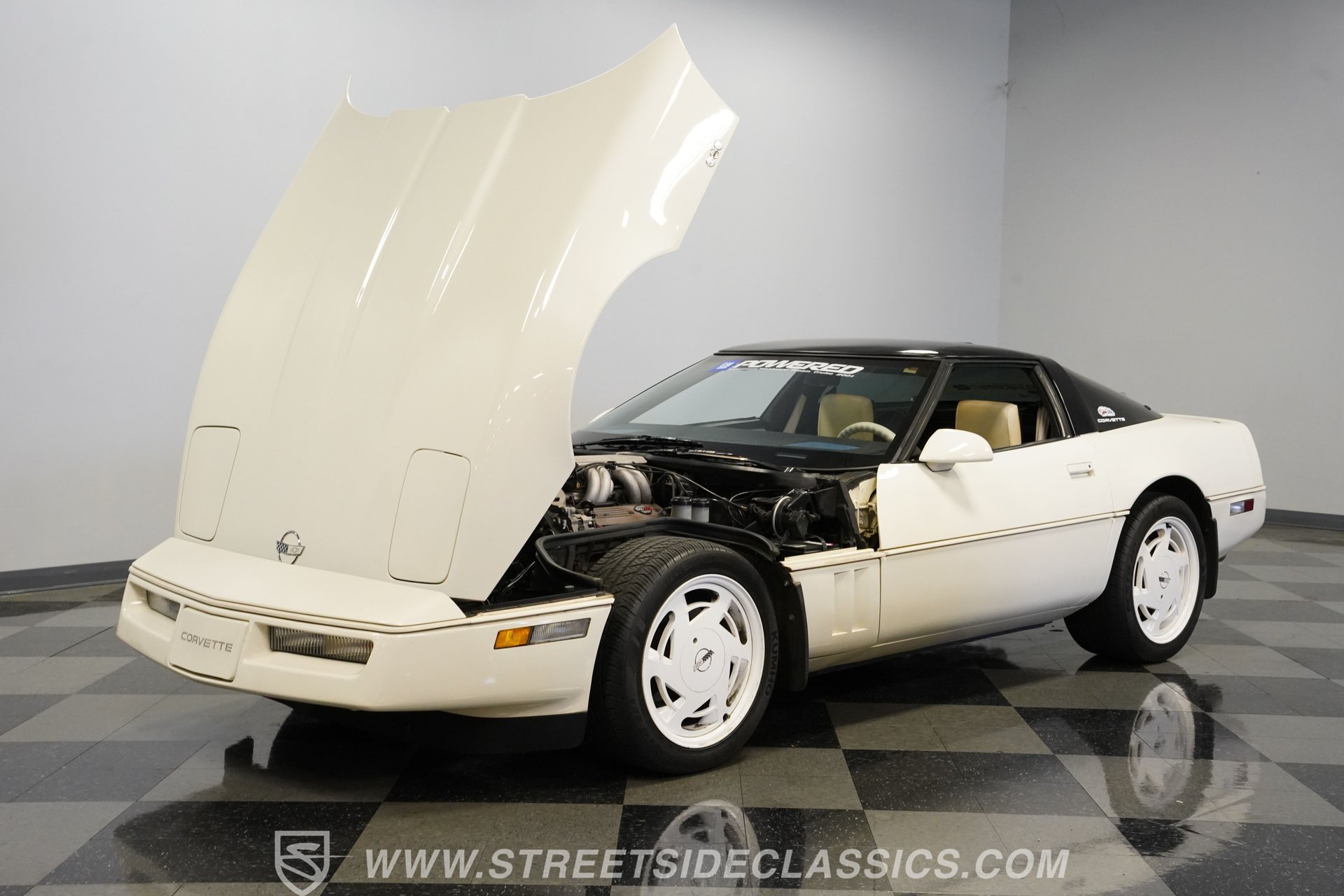 Used 1988 Chevrolet Corvette Coupe RWD image 32