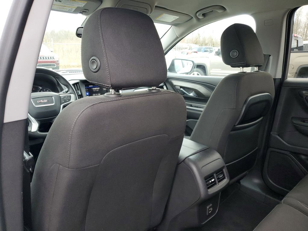 Used 2023 GMC Terrain SLE w/ Driver Convenience Package image 28
