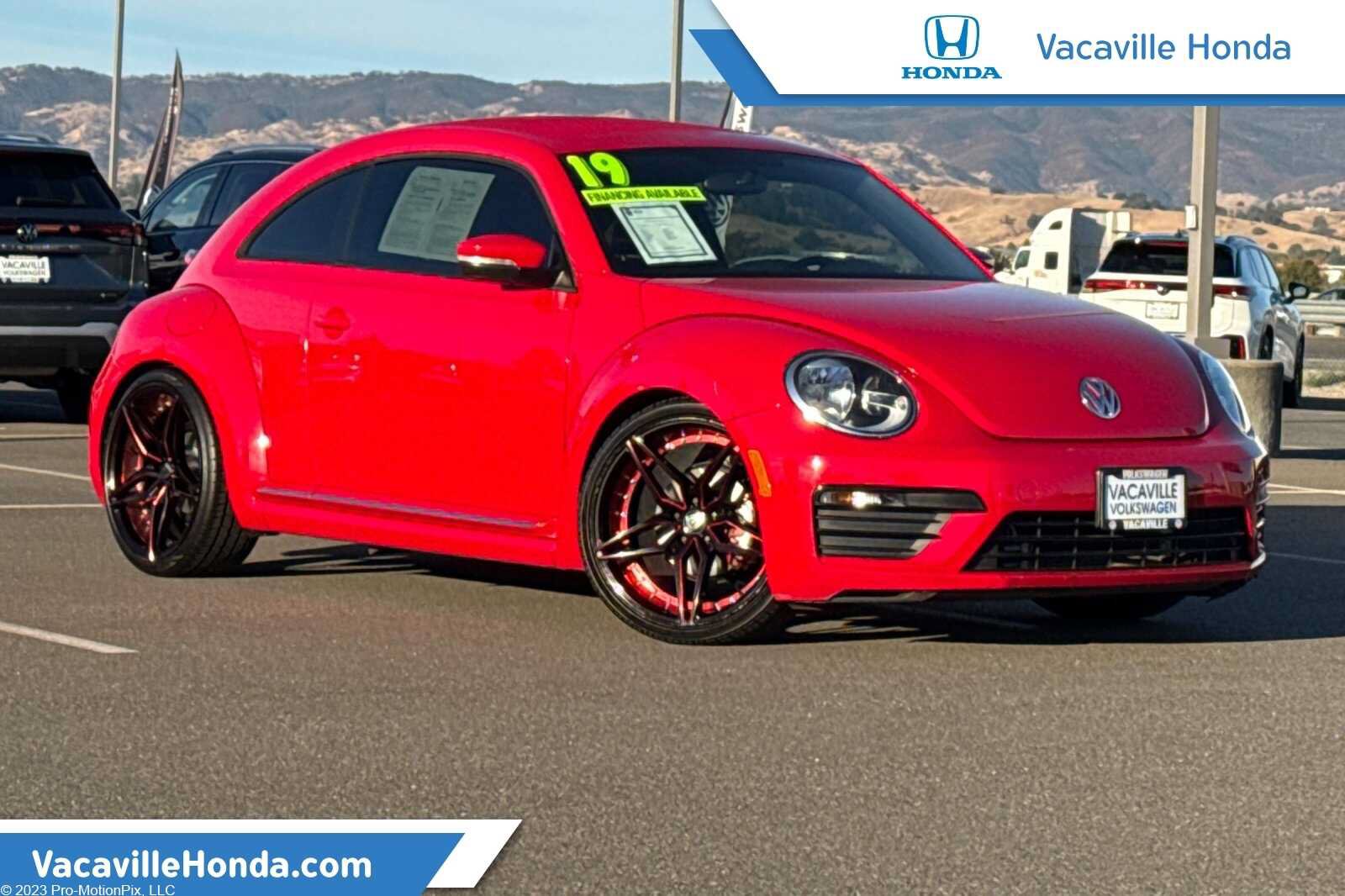 Used 2019 Volkswagen Beetle 2.0T S FWD image 1