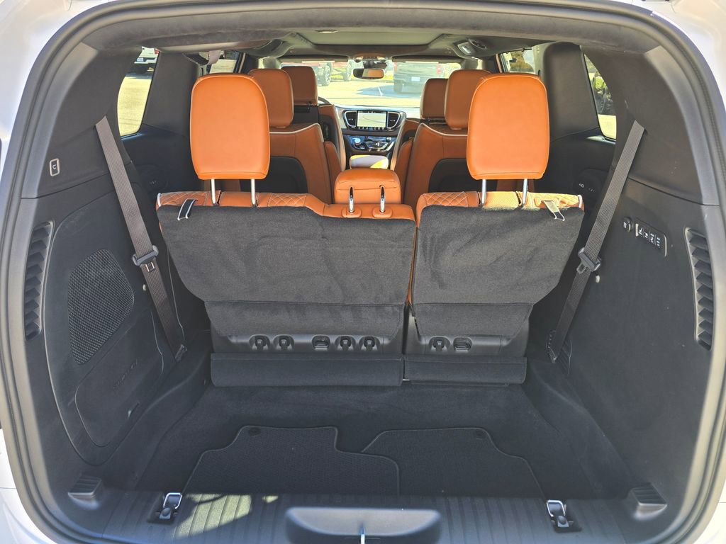 New 2026 Chrysler Pacifica Pinnacle image 14