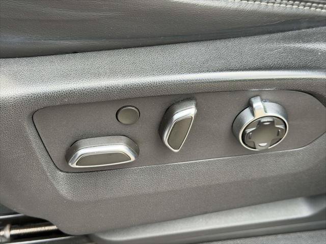 Used 2023 GMC Yukon Denali Ultimate AWD/4WD image 23