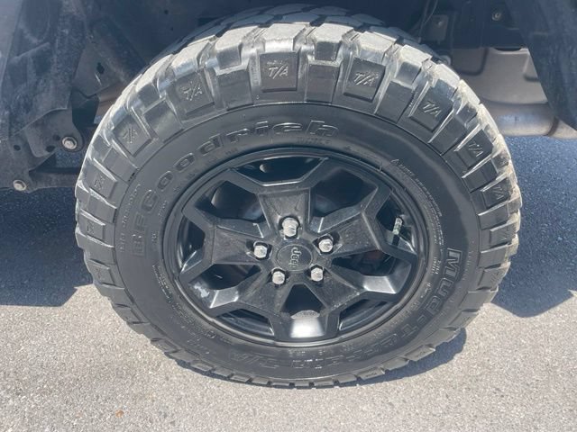 Used 2023 Jeep Gladiator Sport AWD/4WD image 17