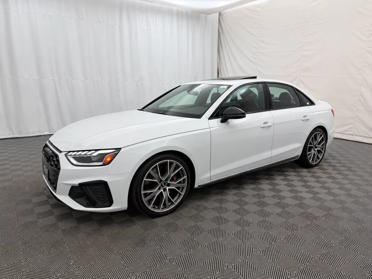Used 2023 Audi S4 Premium Plus w/ Premium Plus Package AWD/4WD image 2