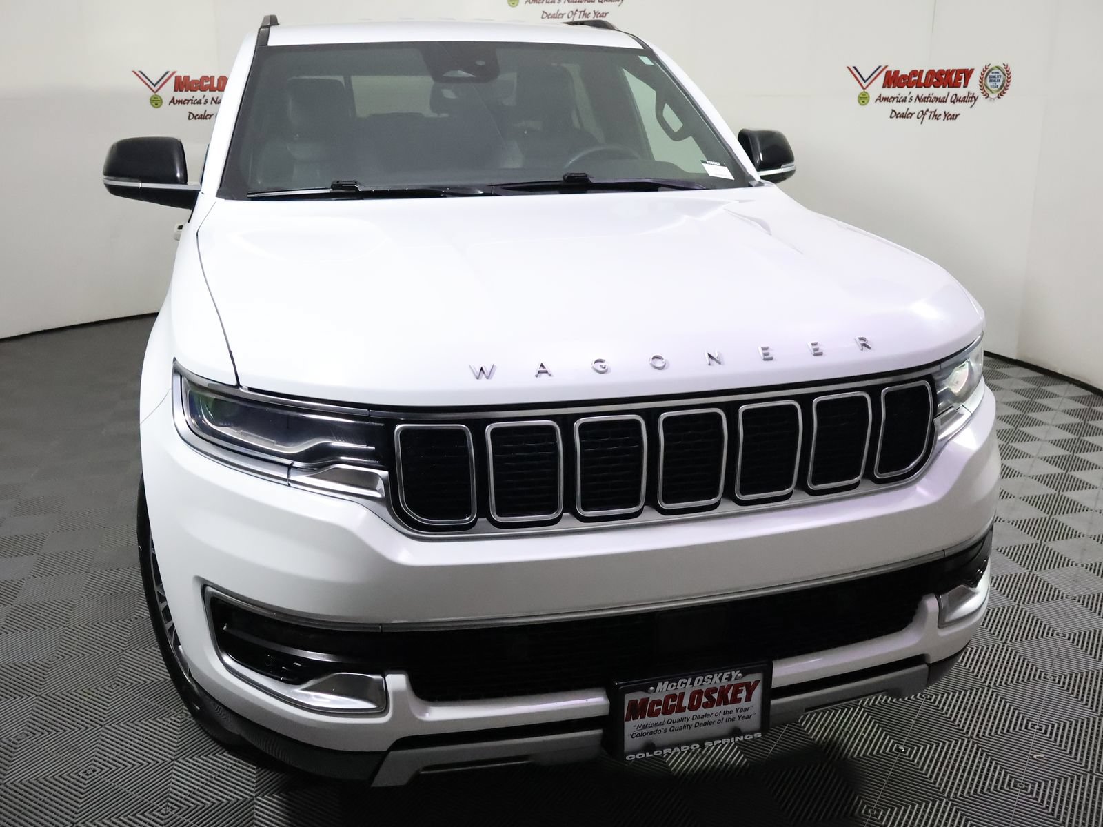 Used 2023 Jeep Wagoneer L Series II AWD/4WD image 15