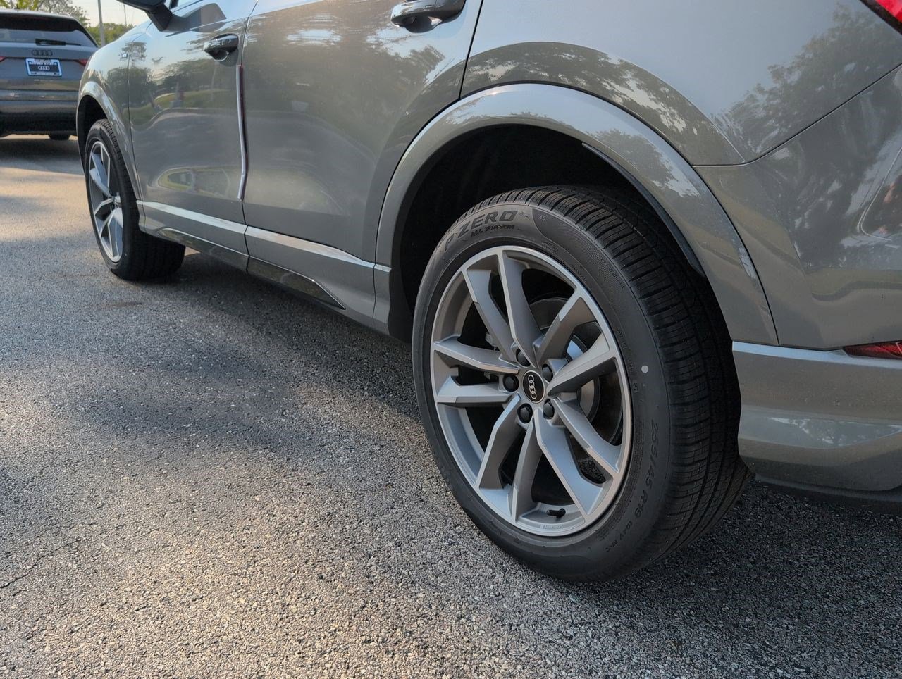 New 2025 Audi Q3 2.0T Premium image 3