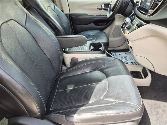 Used 2022 Chrysler Pacifica Touring-L FWD image 20