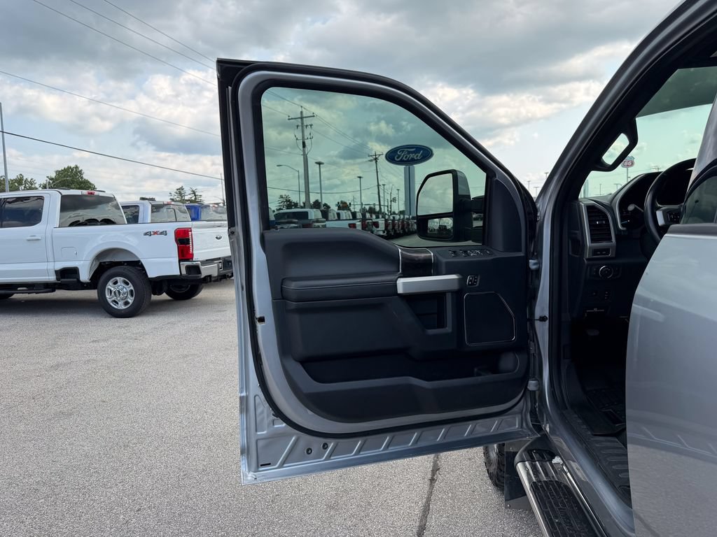 Used 2022 Ford F350 Lariat w/ Lariat Ultimate Package AWD/4WD image 12