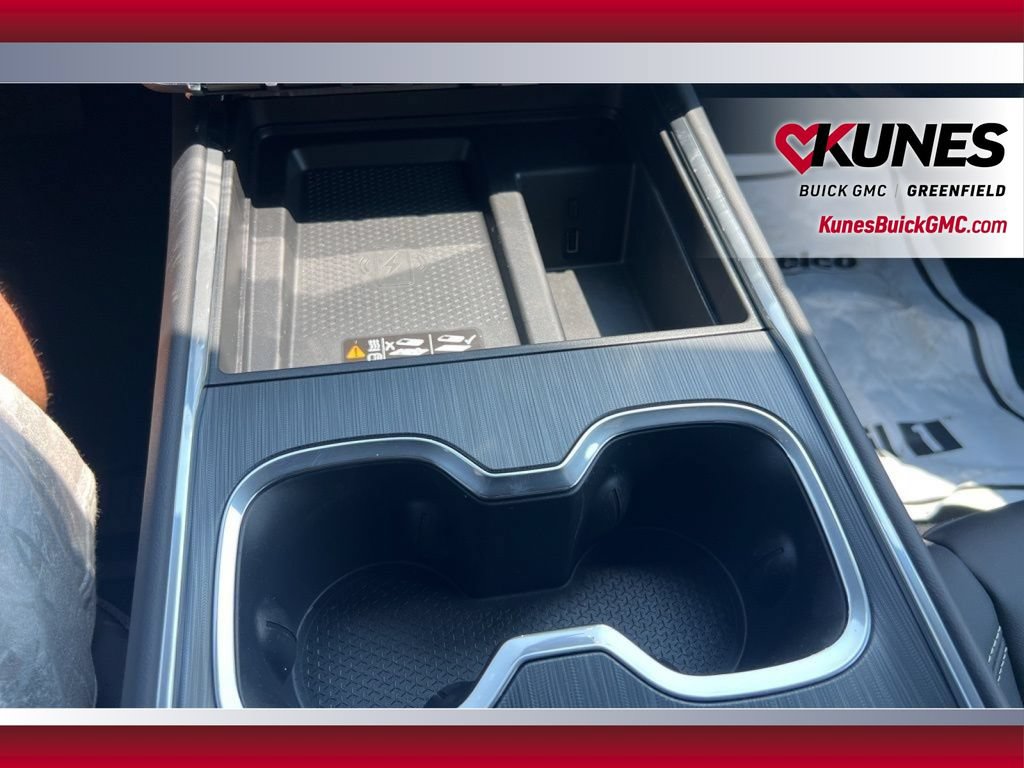 New 2025 GMC Acadia Elevation w/ Elevation Premium Package FWD image 32