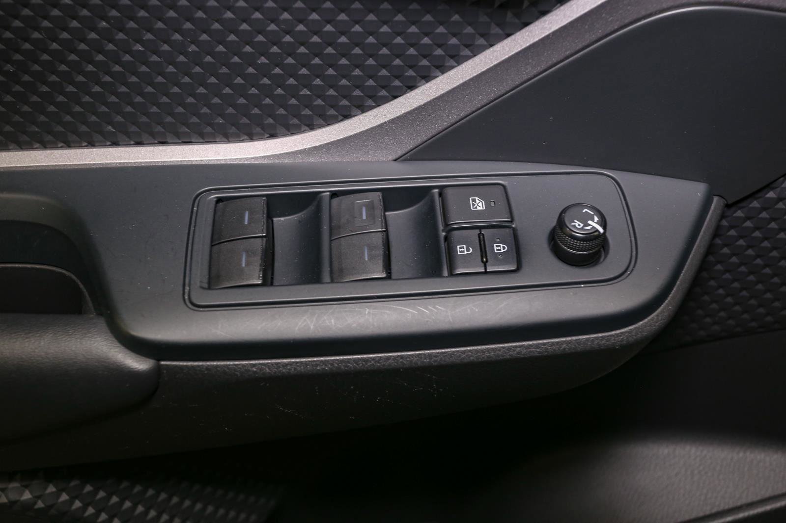 Used 2021 Toyota C-HR LE image 40