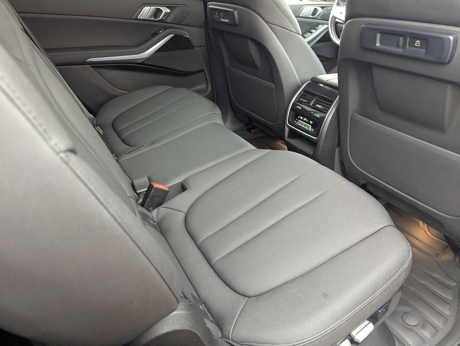 Used 2021 BMW X7 xDrive40i w/ Parking Assistance Package image 14