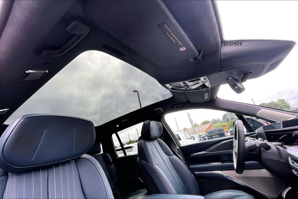 Certified 2026 Cadillac Escalade IQ Sport 2 w/ LPO, Floor Liner Package AWD/4WD image 28