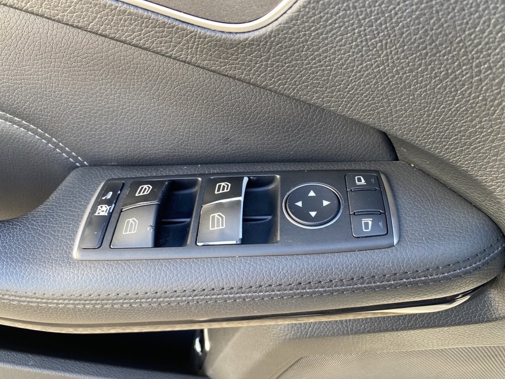 Used 2014 Mercedes-Benz E 250 BlueTEC Sedan image 24