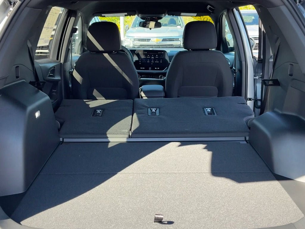 New 2027 Chevrolet Equinox LT AWD/4WD image 31