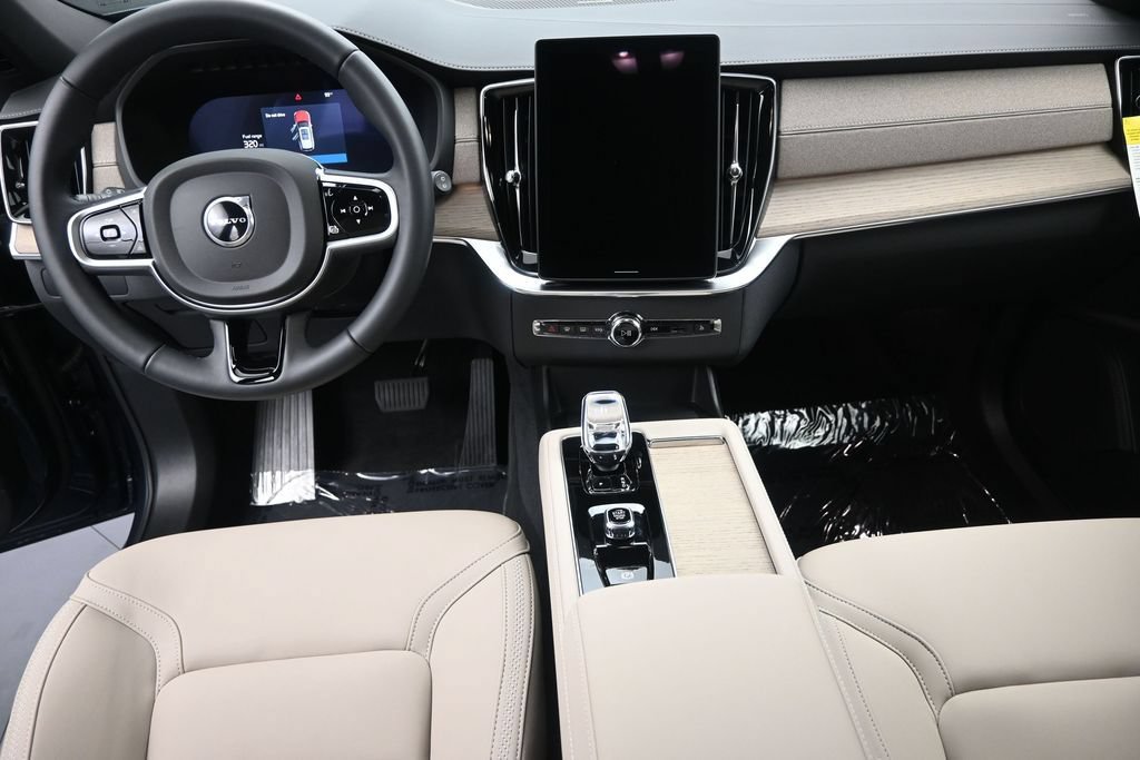 New 2026 Volvo XC90 B6 Plus w/ Protection Package Premier AWD/4WD image 15