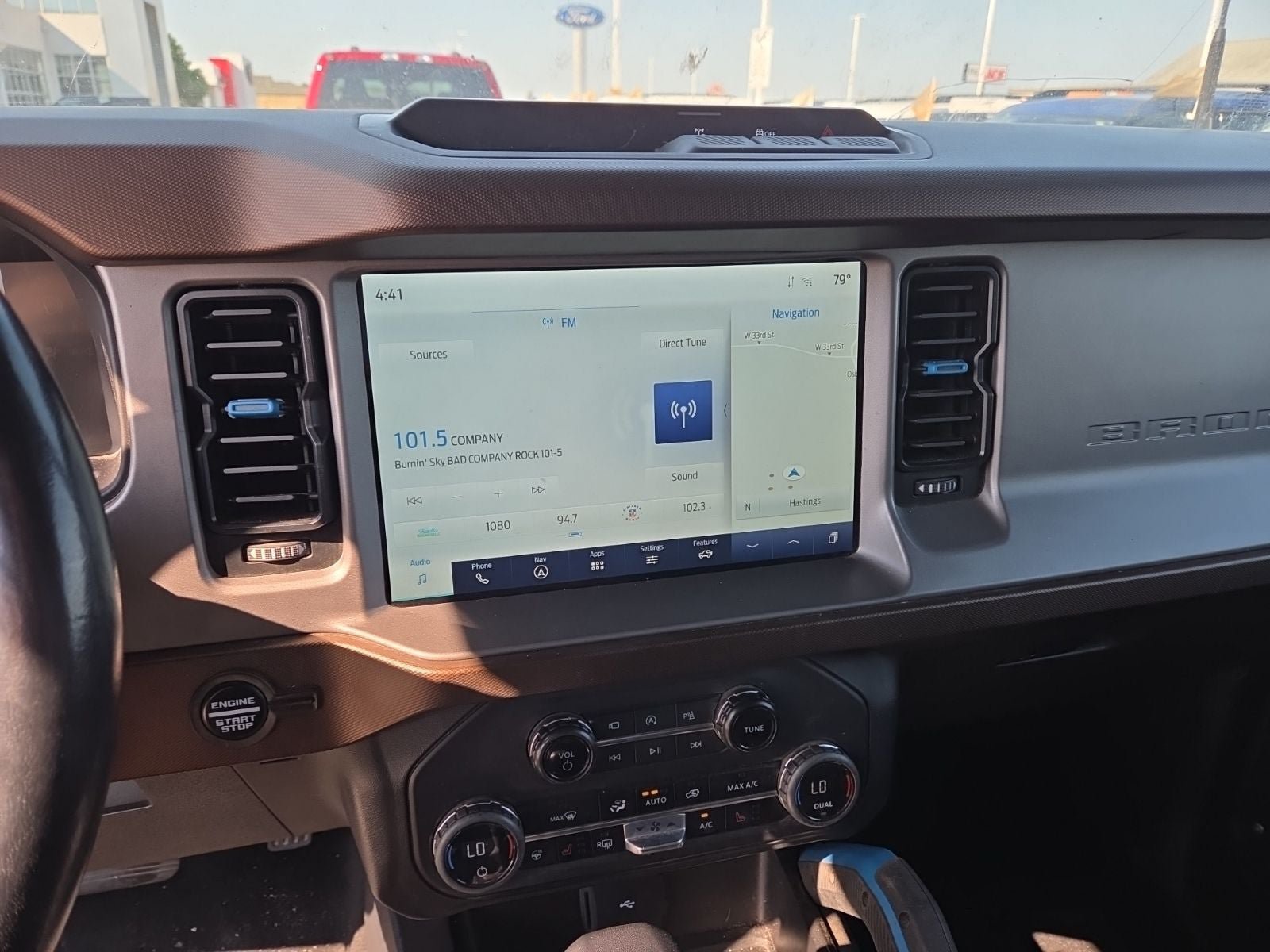 Used 2023 Ford Bronco Outer Banks AWD/4WD image 11