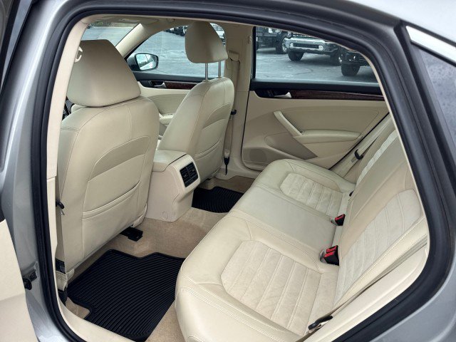 Used 2013 Volkswagen Passat TDI SEL Premium image 15