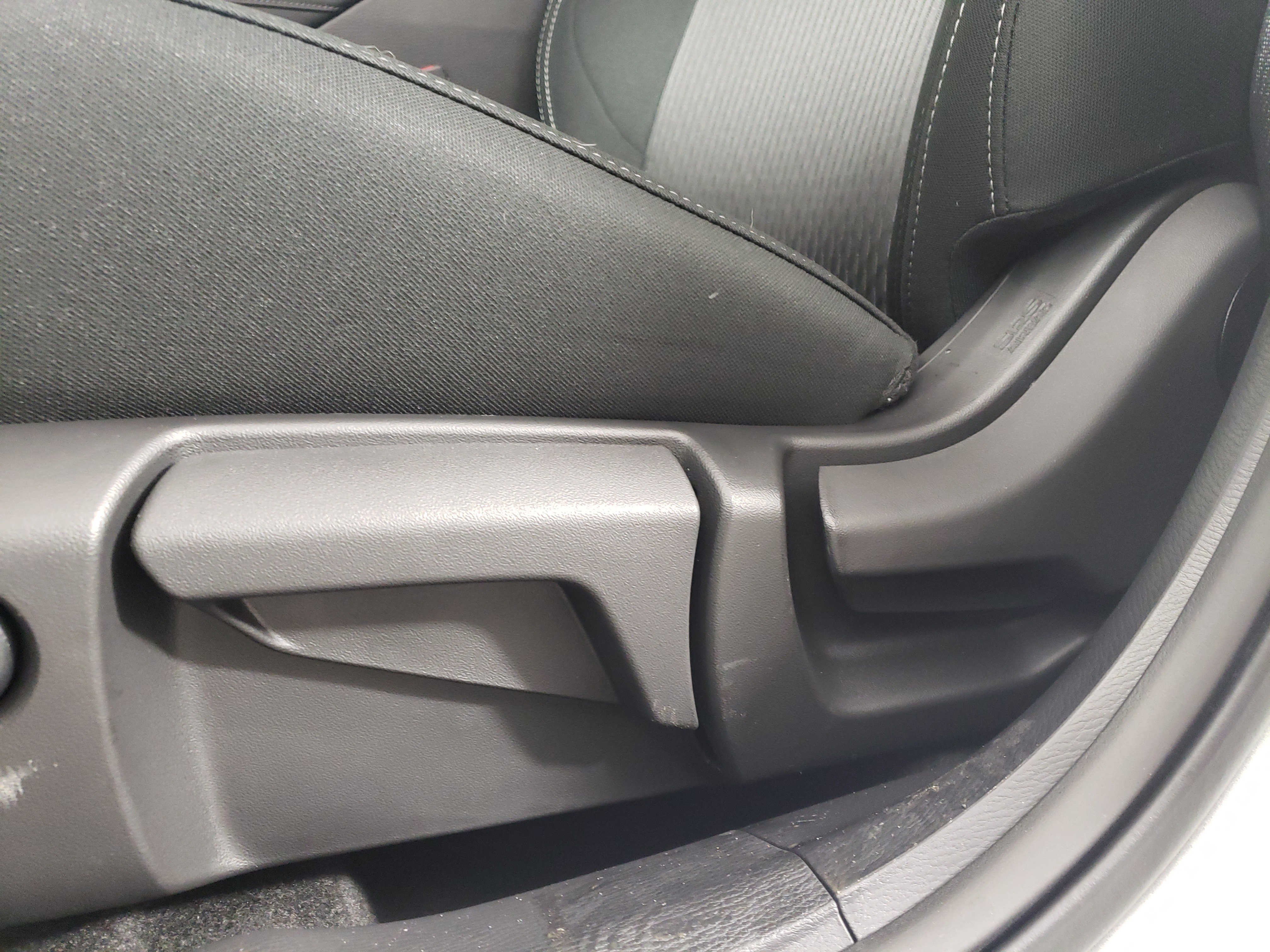 New 2026 Mitsubishi Outlander ES image 10