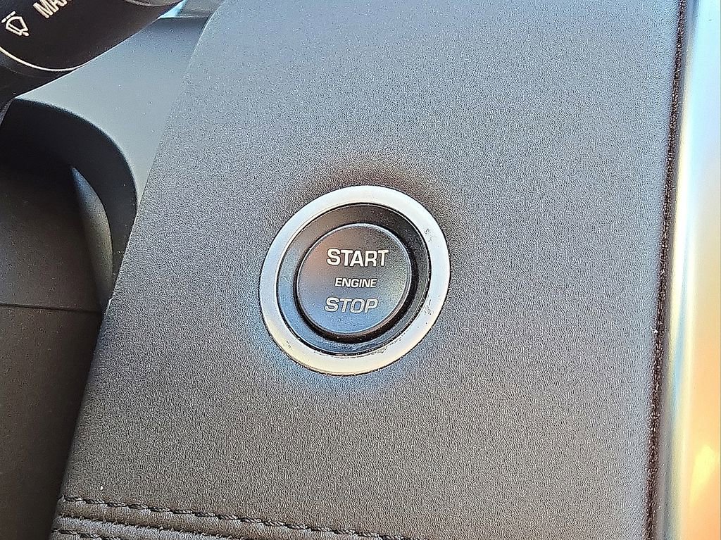 Used 2021 Land Rover Discovery Sport S image 32