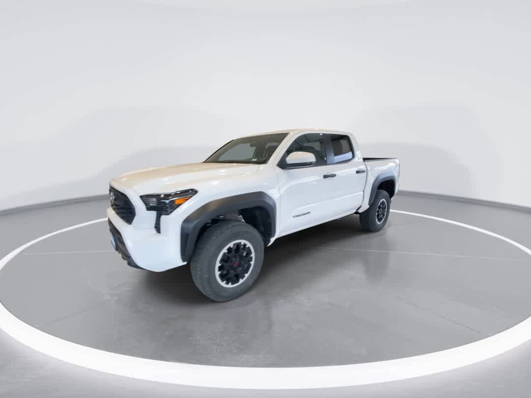 Certified 2024 Toyota Tacoma TRD Off-Road AWD/4WD image 4