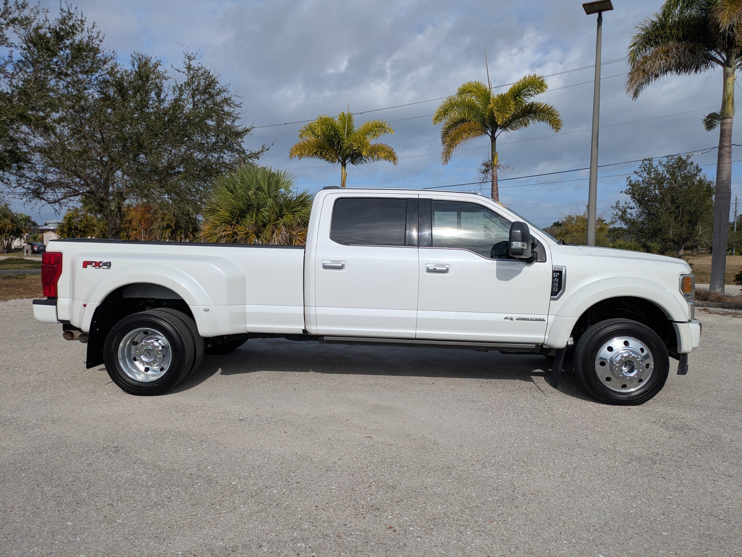 Used 2021 Ford F450 Limited w/ FX4 Off-Road Package AWD/4WD image 3