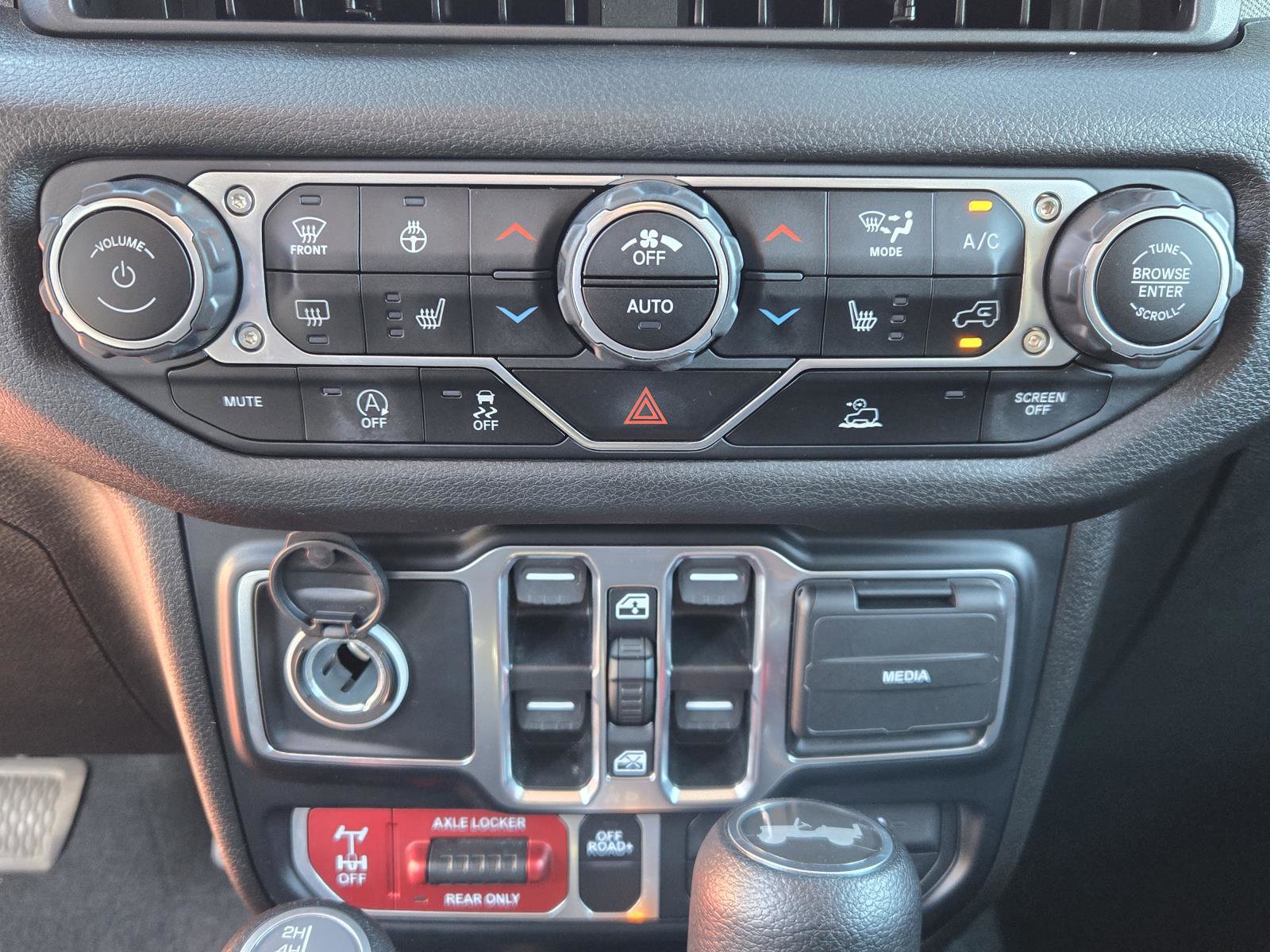 Used 2024 Jeep Wrangler Unlimited Sport image 14