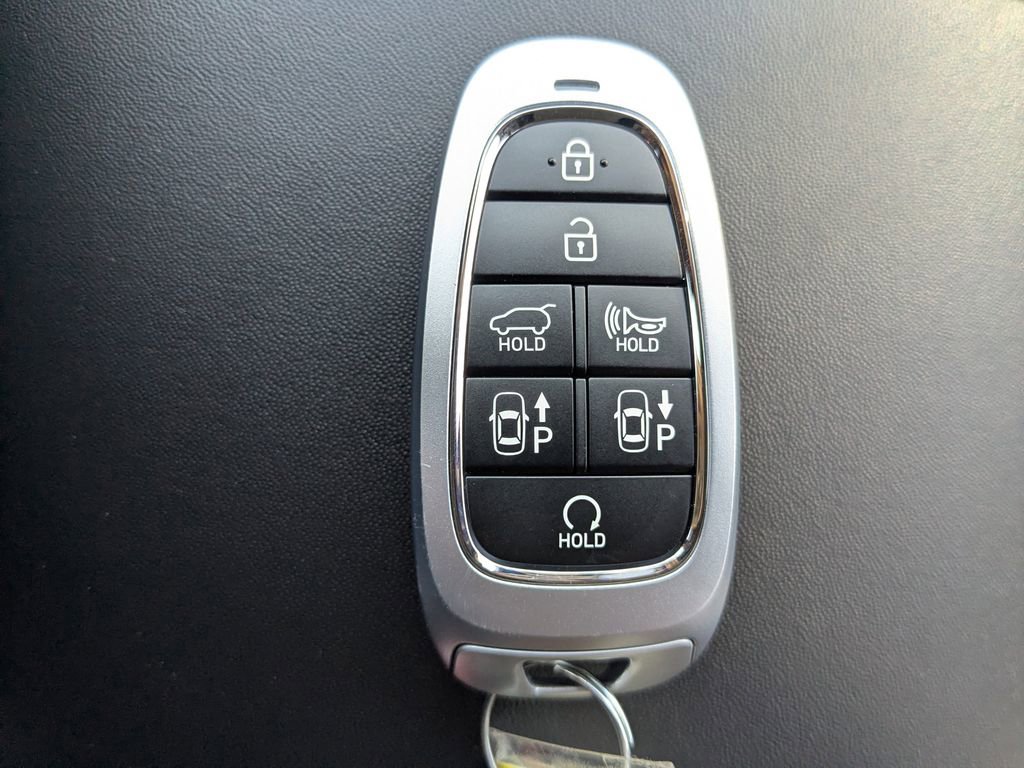 Used 2023 Hyundai Santa Fe Limited image 24