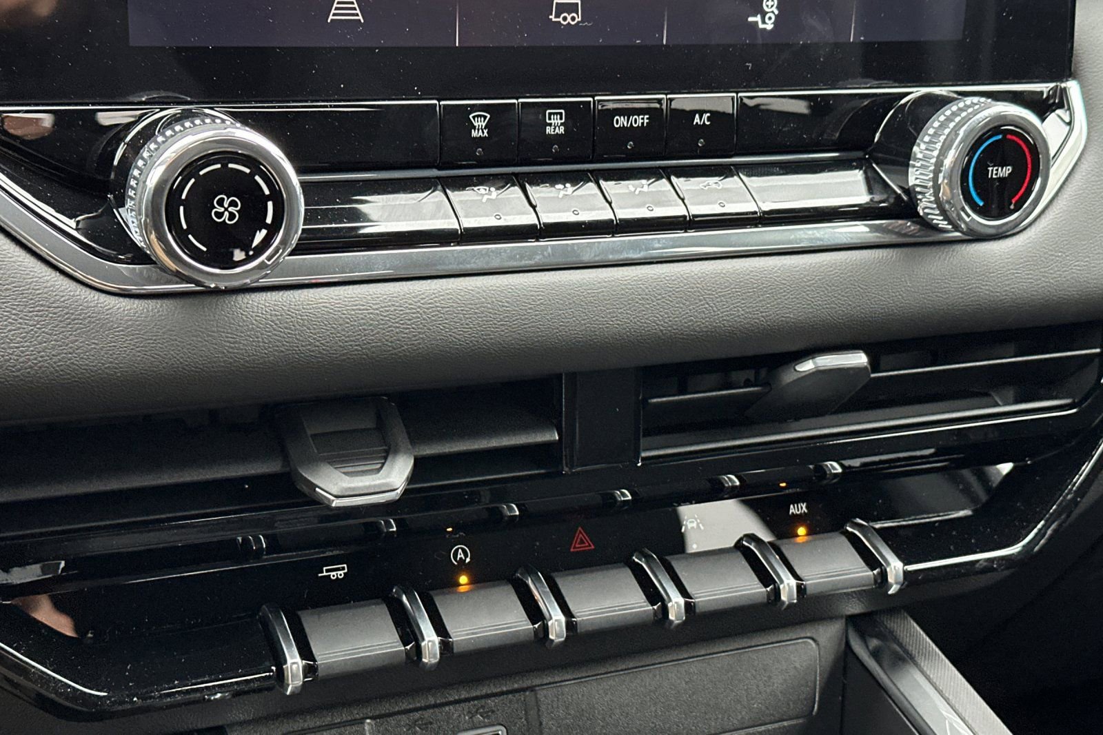 New 2026 GMC Canyon Elevation image 21