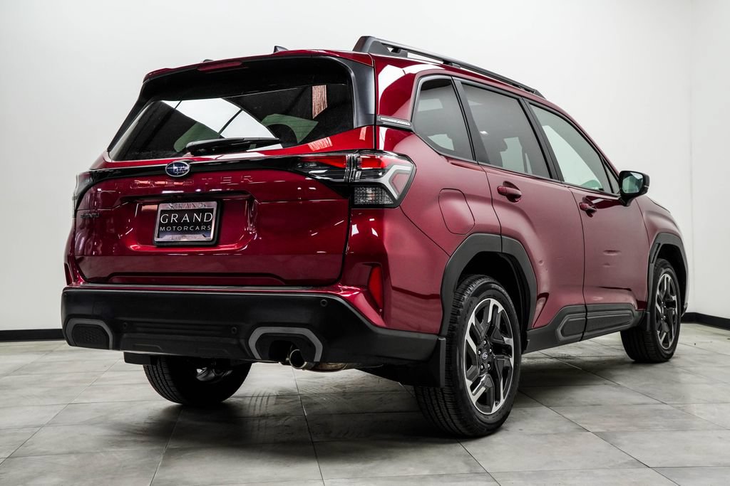 Used 2025 Subaru Forester Limited AWD/4WD image 12