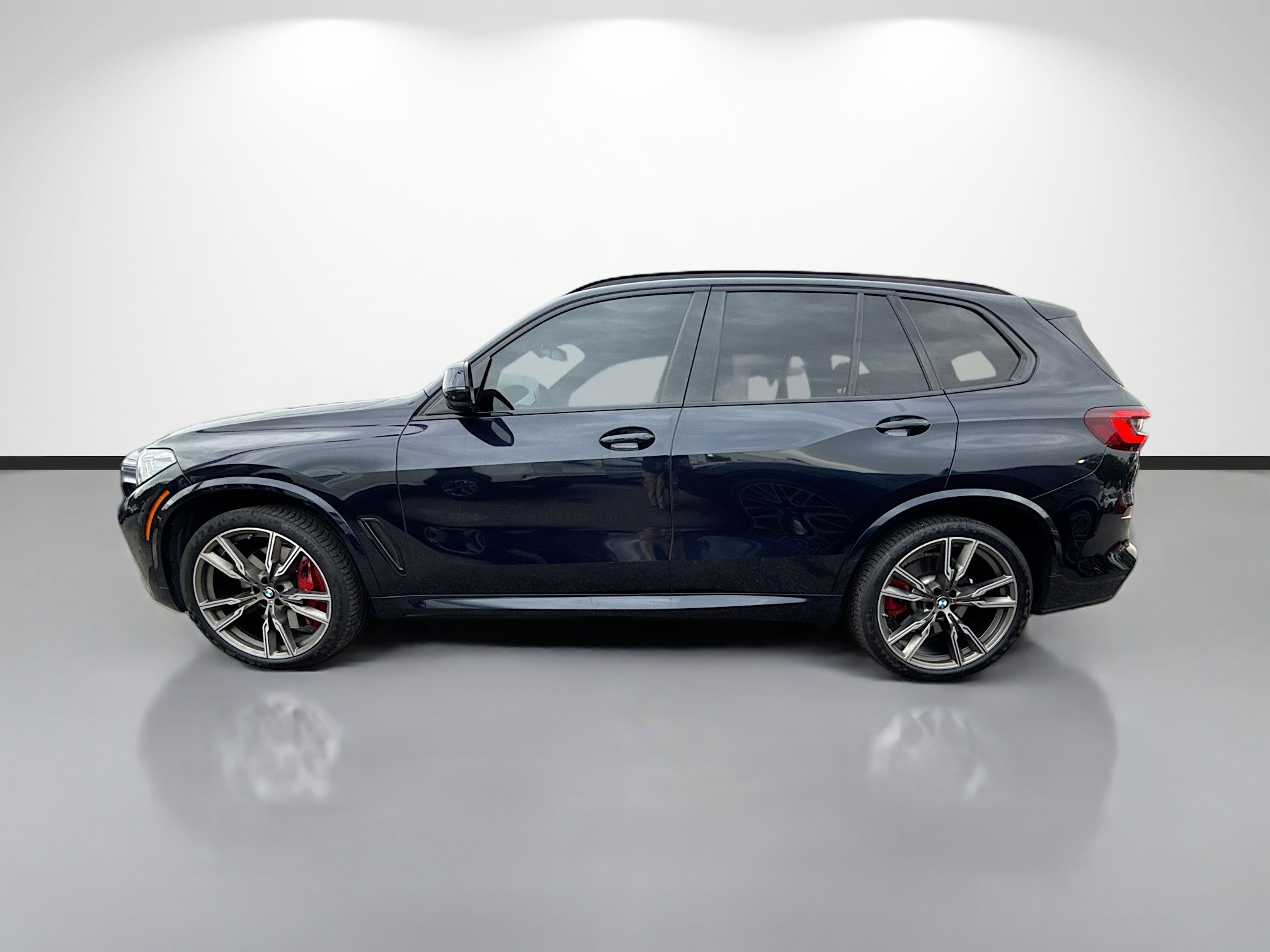 Used 2021 BMW X5 M50i w/ Executive Package image 6