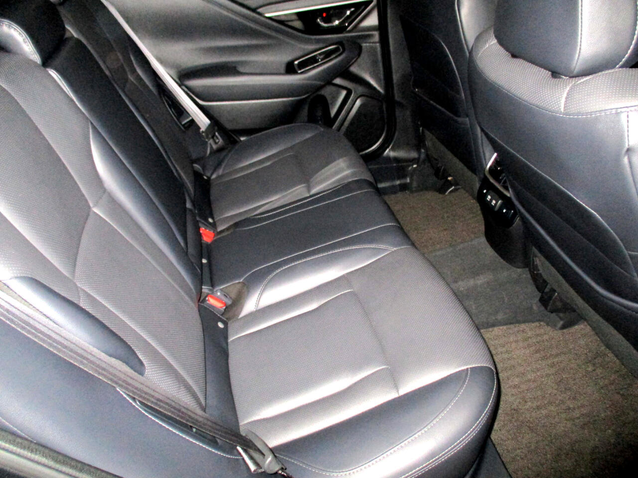 Used 2021 Subaru Outback Limited image 11