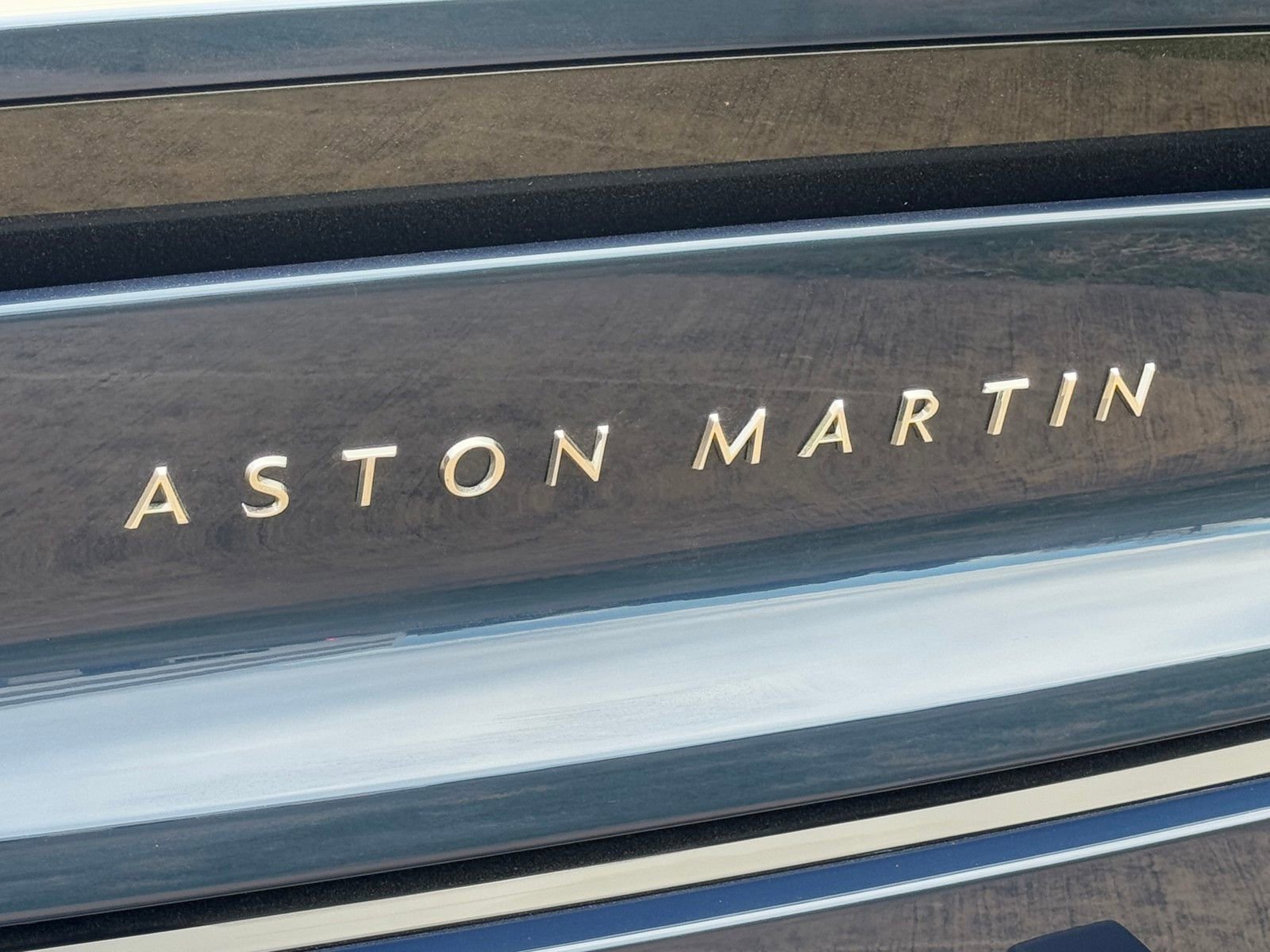 New 2025 Aston Martin Vanquish V12 image 26