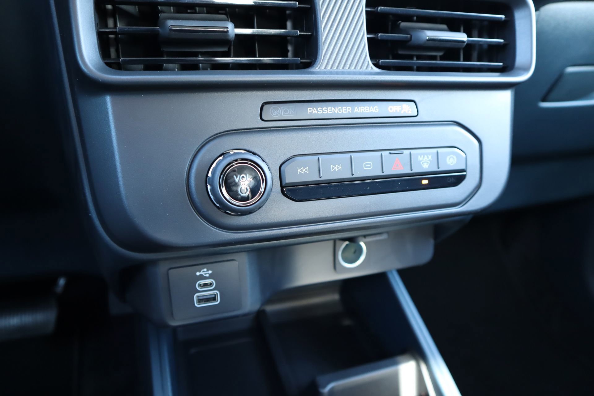 New 2026 Ford Maverick XL image 8