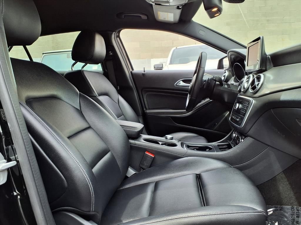 Used 2017 Mercedes-Benz GLA 250 4MATIC image 6